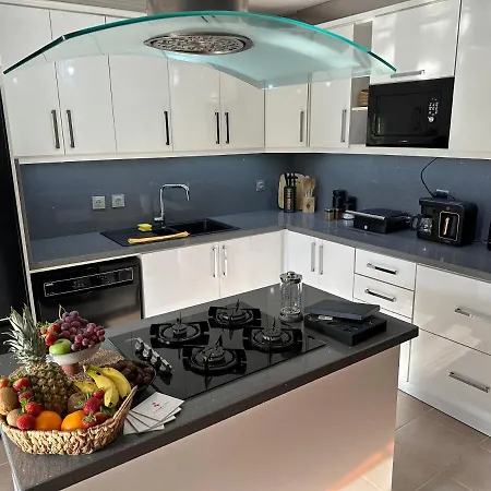 Hotel Private With Heated Special Pool & Huge Sheltered Garden In