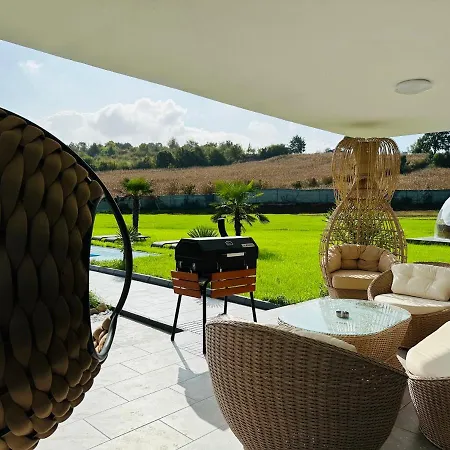 Private With Heated Special Pool & Huge Sheltered Garden In Hotel Sapanca